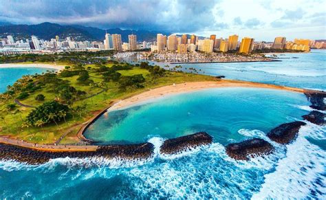 Paradise Perfected: Revel in the Magic of Honolulu's Island Coastline